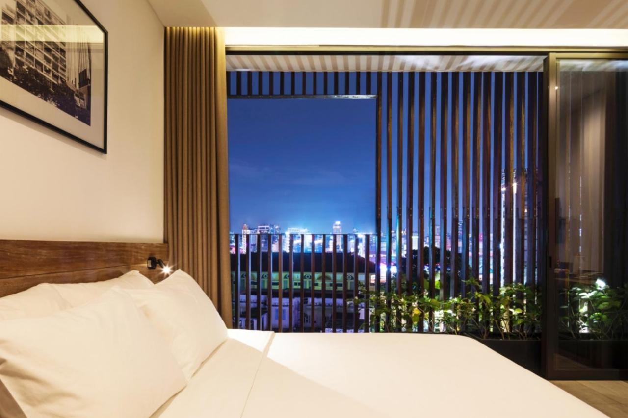Triple E Hotel